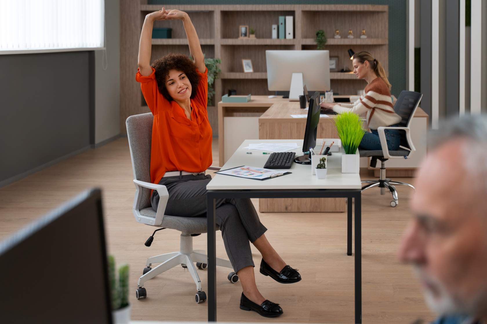 Réaliser des étirements sur son lieu de travail