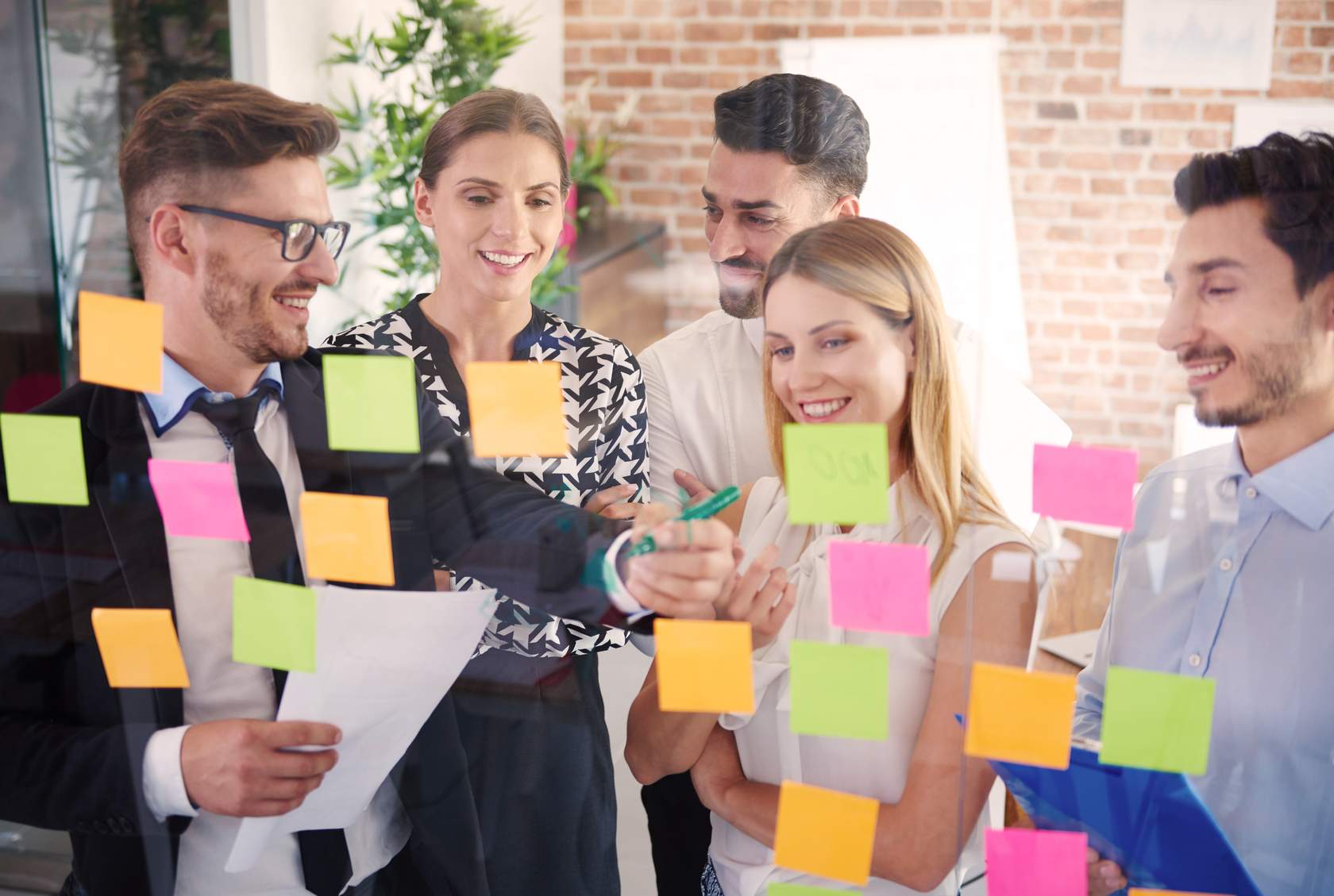 Stimuler la créativité et résoudre des problèmes par le brainstorming